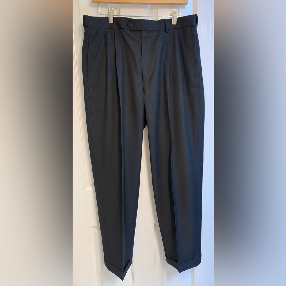 Roundtree & Yorke Easy Care Pleated & Cuffed Dress Pants -Size 34x29 -Black -VGC